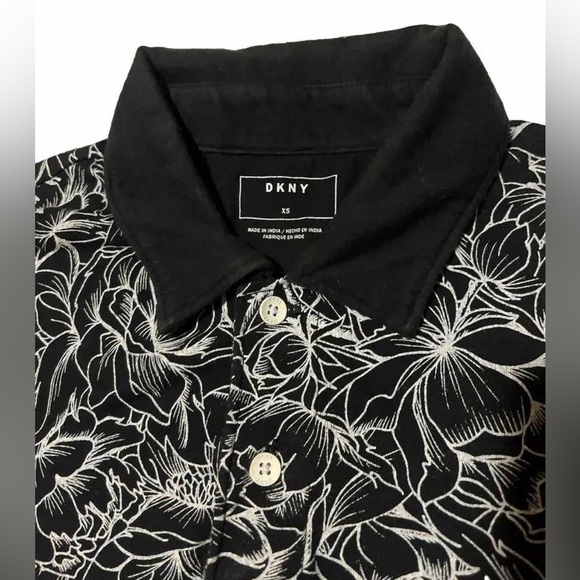 DKNY Floral Dark Blue White Short Sleeve Collared Polo Shirt Mens Extra Small - Picture 2 of 3